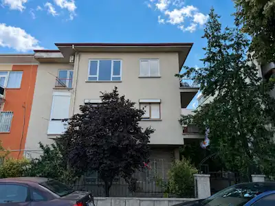EMEK METROYA YÜRÜME MESAFESİNDE SATILIK 2+1 DAİRE