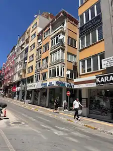 RE/MAX MID ŞEHRIN GÖBEĞINDE DÜKKAN ALTIEYLÜL PASAJI YANI GIRIŞ KAT