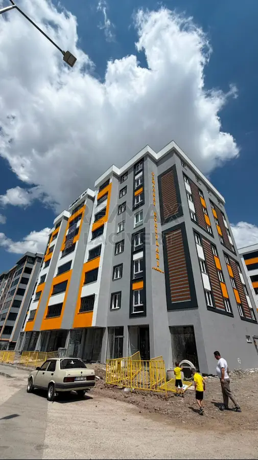 RE/MAX LACIVERT'TEN YILDIZKENT'TE 2+1 KİRALIK DAİRE