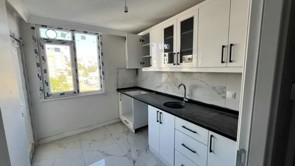 ÇAYIROVA EMEK MAHALLESİNDE 3+1 SATILIK GENİŞ DUBLEKS DAİRE!
