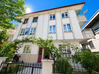 İLKADIM MAH YETKİN SOK. DİKMEN VADİSİ YANI 3+1 SATILIK YAPILI DAİRE