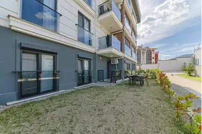 PENDİK YENİŞEHİR ASPARK EVLERİNDE 2+1 BAHÇE KATI DAİRE