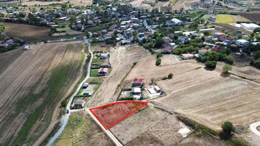 ÇATALCA DAĞYENİCE’DE KÖY DİBİNDE, YOLU VE ELEKTRİĞİ HAZIR 1.114 M² !