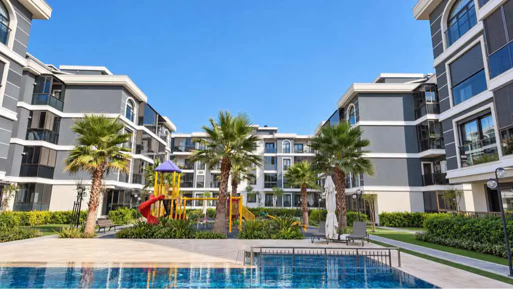 WELLNESS LIFE’TA HAVUZ VE BAHÇEYE ÇIKIŞLI 3+1 KİRALIK