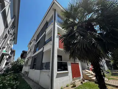 ŞEHRIN MERKEZINDE MODERN YAŞAM ARAYANLARA