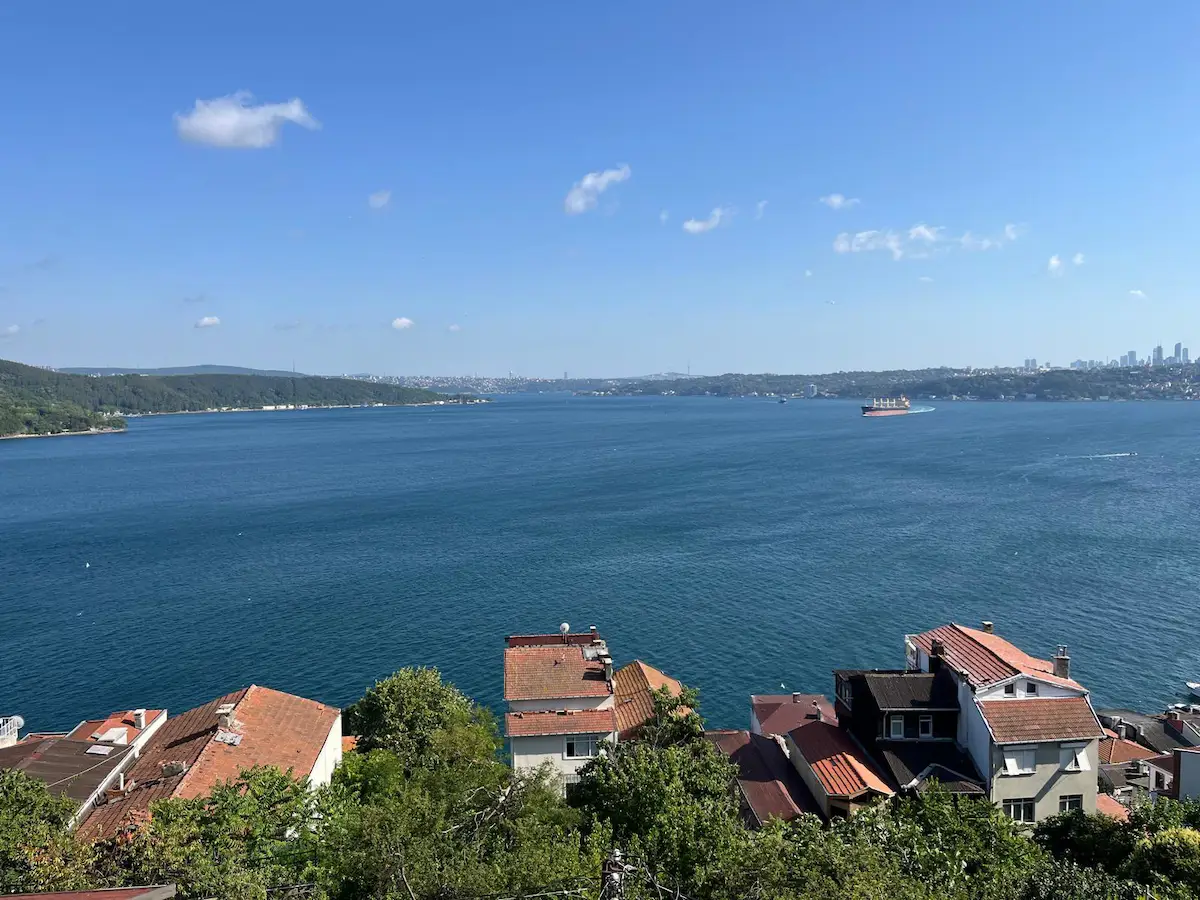 SARIYER YENIMAHALLE MUHTEŞEM BOĞAZ MANZARALI MODERN KIRALIK DAIRE