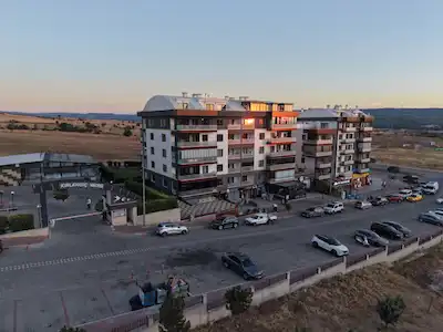 KIRLANGIÇ VADİSİ’NDE ÖNÜ AÇIK, TERASLI 4+1 SATILIK DUBLEKS DAİRE