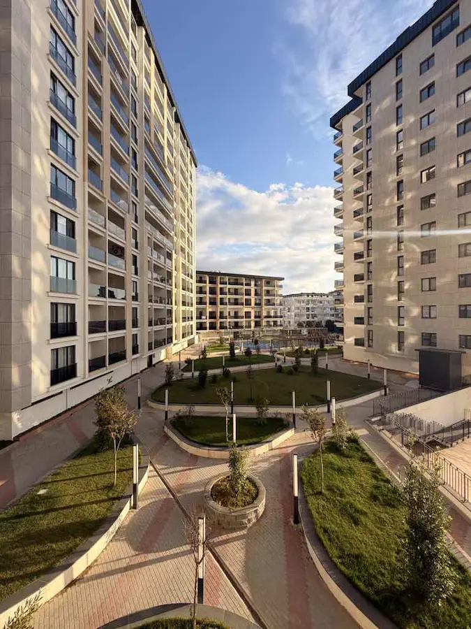 TUZLA AYDINLI'DA FGM YAPI GLORİA SİTESİ İÇERİSİNDE KİRALIK 2+1 EBEVEYN BANYOLU DAİRE