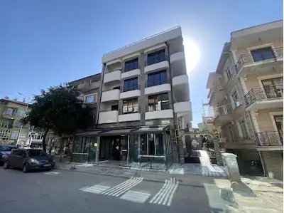 SAKARYA ADAPAZARI CUMH﻿URIYET MAHALLESI’NIN     EN PRESTIJLI NOKTASINDA  ŞEHRIN EN IŞLEK LOKASYONU 
