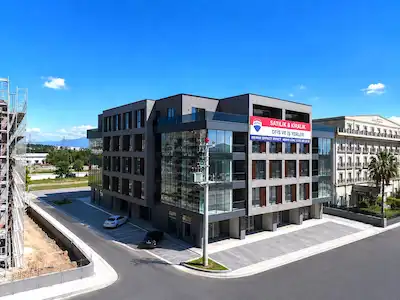 İZMİT YAHYAKAPTAN ’DA SIFIR, KULLANIMA HAZIR KİRALIK OFİS