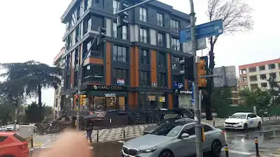 BAKIRKOY ZUHURATBABADA DOKTORA YADA AVUKATA İŞYERİ OFİS 2+1 KİRALIK YENİ BİNADA