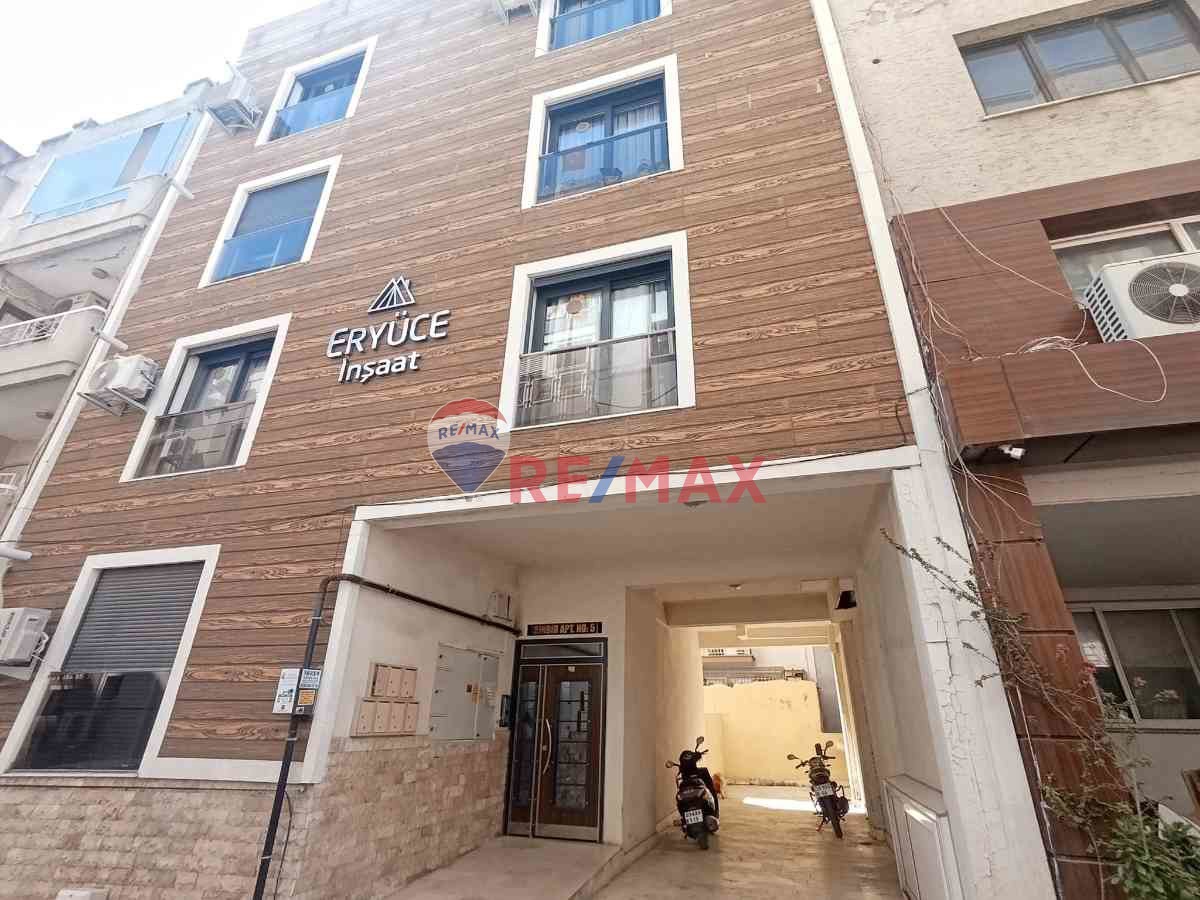 BUCA UFUK MAHALLESIN DE MERKEZI LOKASYON DA 2+1 SATILIK DAIRE