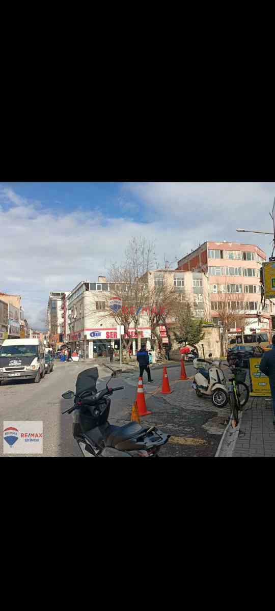 CARSİ İCERİSİNDE KOMPLE BİNA SATILIK