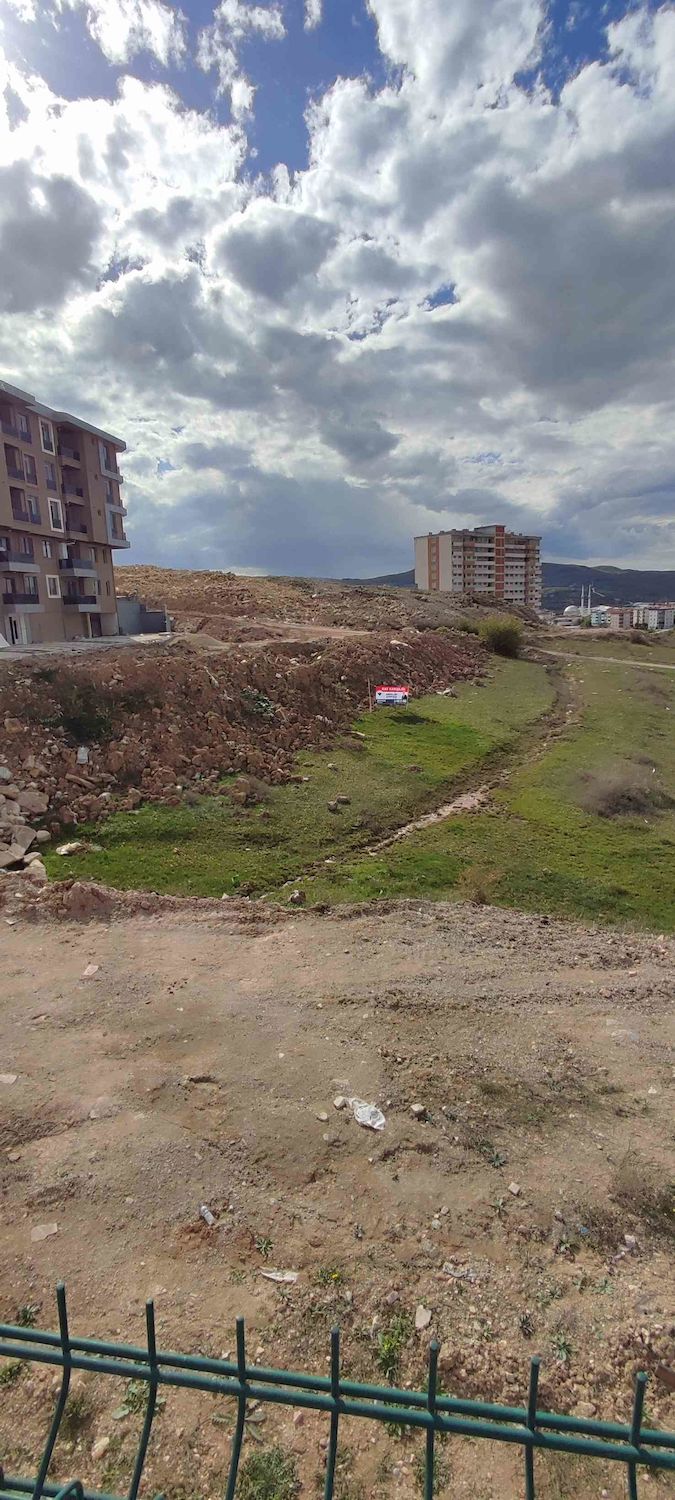 KAVAK MERKEZ DE 6 KATA TİCARİ VE KONUT İMARLI KAT KARŞILIĞI ARSA