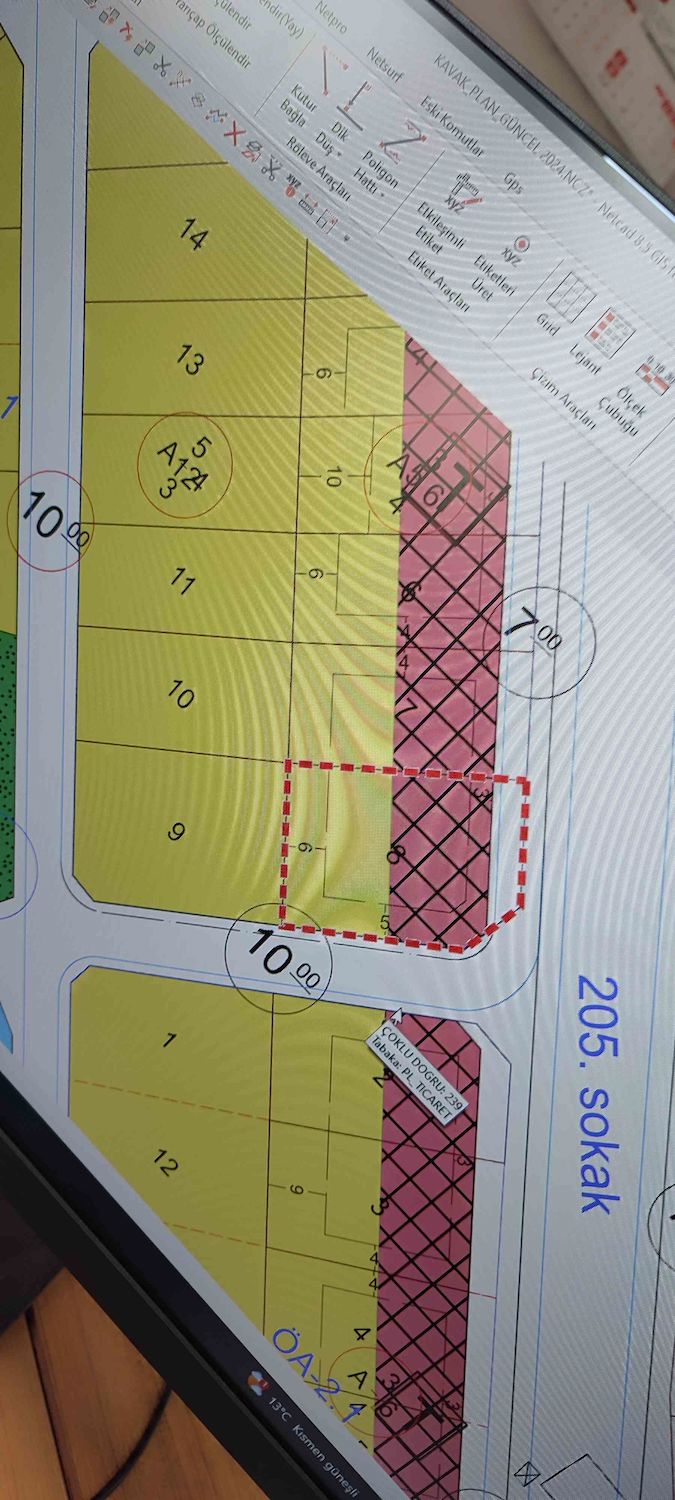 KAVAK MERKEZ DE 6 KATA TİCARİ VE KONUT İMARLI KAT KARŞILIĞI ARSA