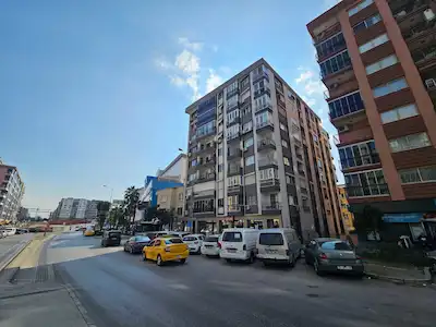 İZMIRPARK AVM – EGEPOL YAKINI SATILIK 3+1 DOĞALGAZLI+ASANSÖRLÜ+MERKEZI KONUM