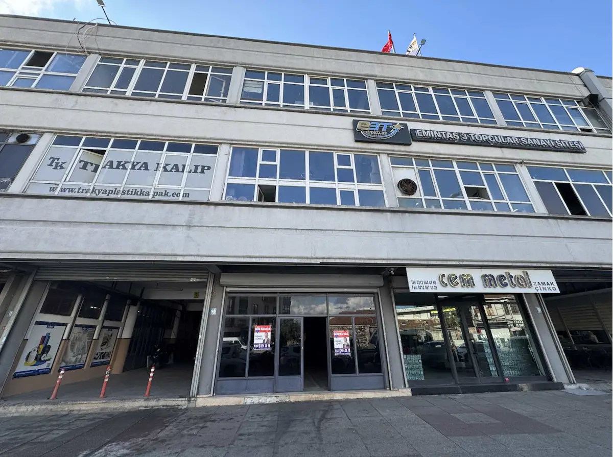 RAMİ KIŞLA CADDESİ EMİNTAŞ 3 SİTESİ 135M² DÜZ GİRİŞ KAT İŞ YERİ