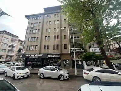 İZMİT KARABAŞ MAHALLESİ ARAKAT ASANSÖRLÜ 150 M2 SATILIK DAİRE