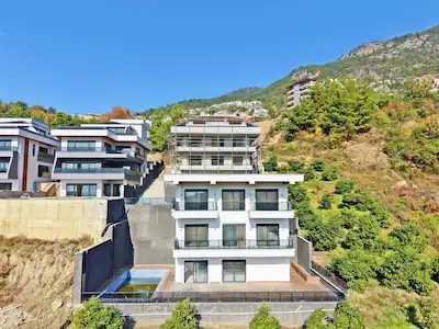 ALANYA TEPE MAHALLESINDE DENIZ MANZARALI 4+1 VILLA