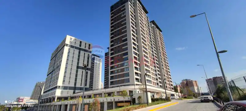 BEYLİKDÜZÜ AVENUE İSTANBUL DENİZ VE GÖL MANZARALI GİYİNME ODALI 2+1 DAİRE