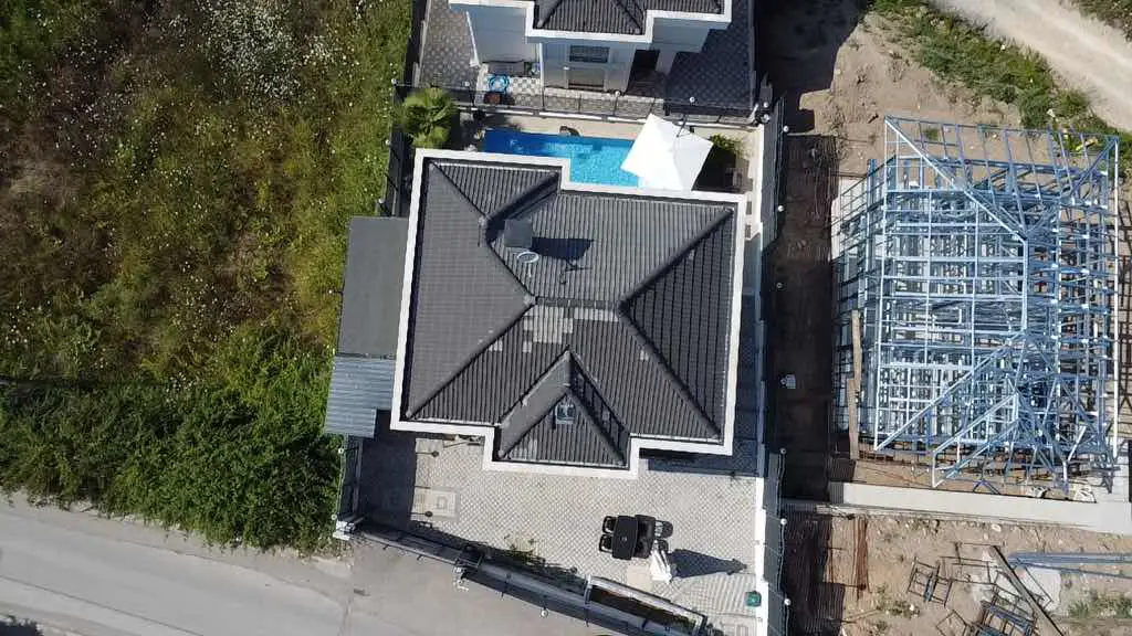 REMAX KANYON'DAN DENİZ MANZARALI,ISITMALI HAVUZLU LÜKS 4+1 VİLLA