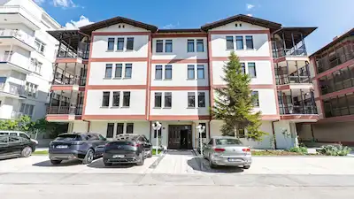 ÇANKAYA AZİZİYE’DE ELÇİLİKLERE YAKIN 5+1 | 220 M² NET | MERKEZİ ISITMA | BOŞ