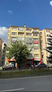RE/MAX LACIVERT'TEN TERMINAL ANA CADDE ÜSTÜ'NDE KIRALIK OFIS