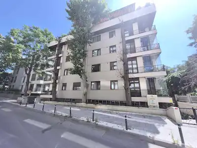 SUADİYE SAHİL YOLUNDA EŞSİZ LOKASYONDA AZ KATLI 2+1 SATILIK DAİRE!