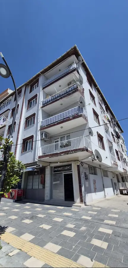 GÖRDES DİVAN MAHALLESİ ANA CADDE ÜZERİ SATILIK DÜKKAN