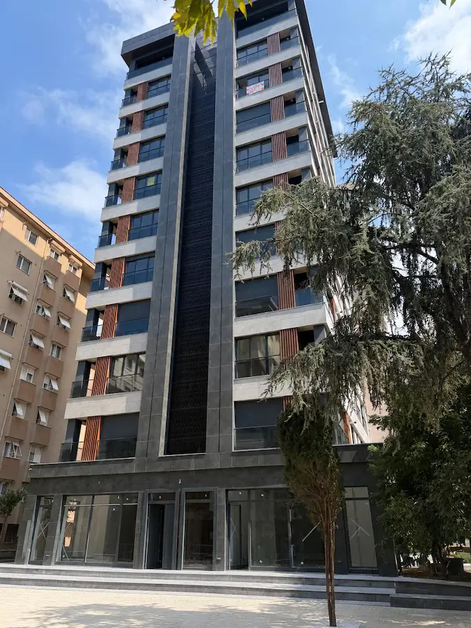 BAĞDAT CADDESİ TAŞMEKTEP SOKAK’TA SIFIR KİRALIK DÜKKÂN