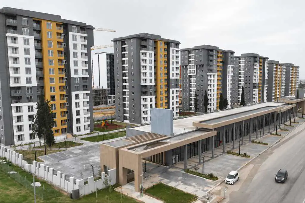GÜNEŞEVLER SİTESİ'NDE ARA KATTA 2+1 SIFIR SATILIK DAİRE