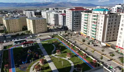 RE/MAX LACİVERT'TEN YILDIZKENT'TE ANA YOLA CEPHELİ DÜKKAN 