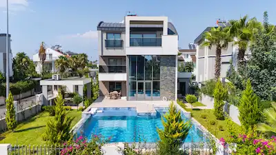 LAND OF LEGENDS KARŞISI | ASANSÖRLÜ, TAM KAT SPA & MASTER SUİTE'LI SATILIK ULTRA LÜKS VILLA