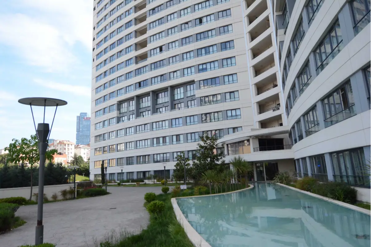 TEKNİK YAPI DELUXIA DRAGOS SİTESİNDE GENİŞ M2 EŞYALI SATILIK 1+1 DAİRE
