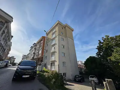 AHMET YESEVİDE İSKANLI BALKONLU 2+1 DAİRE