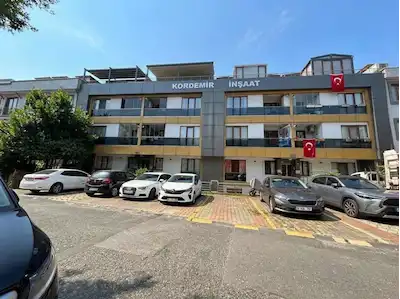 ATAŞEHİR ÖRNEK MAHALLESİNDE ÖZEL TASARIMLI SATILIK 2+1 BAHÇE KATI