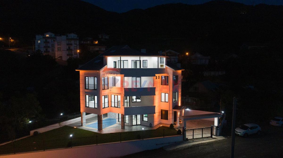 DENİZ VE DOĞA MANZARALI MÜSTAKİL LÜKS VİLLA