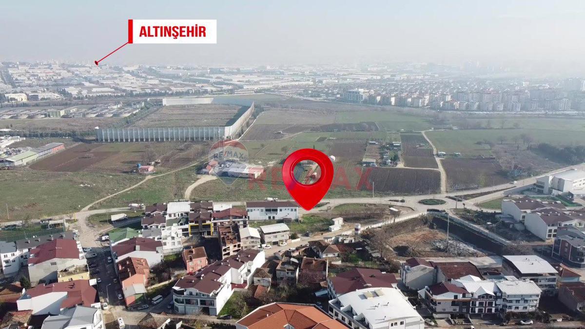 ÖZLÜCE MAHALLESİNDE SATILIK  KONUT İMARLI ARSA