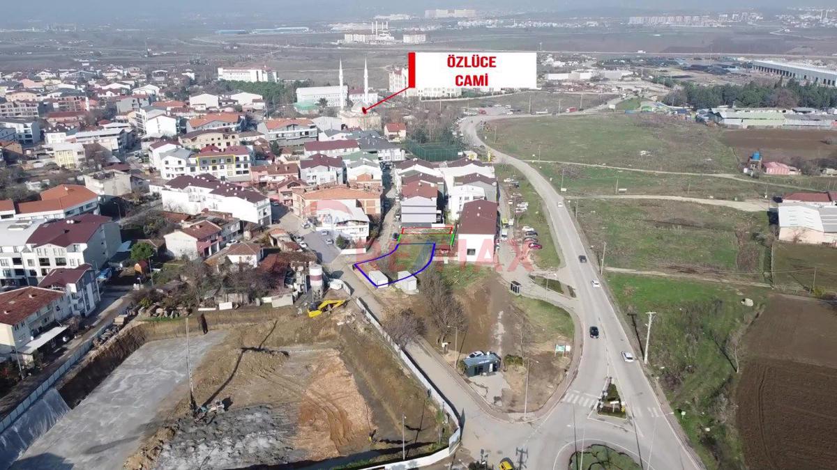 ÖZLÜCE MAHALLESİNDE SATILIK  KONUT İMARLI ARSA