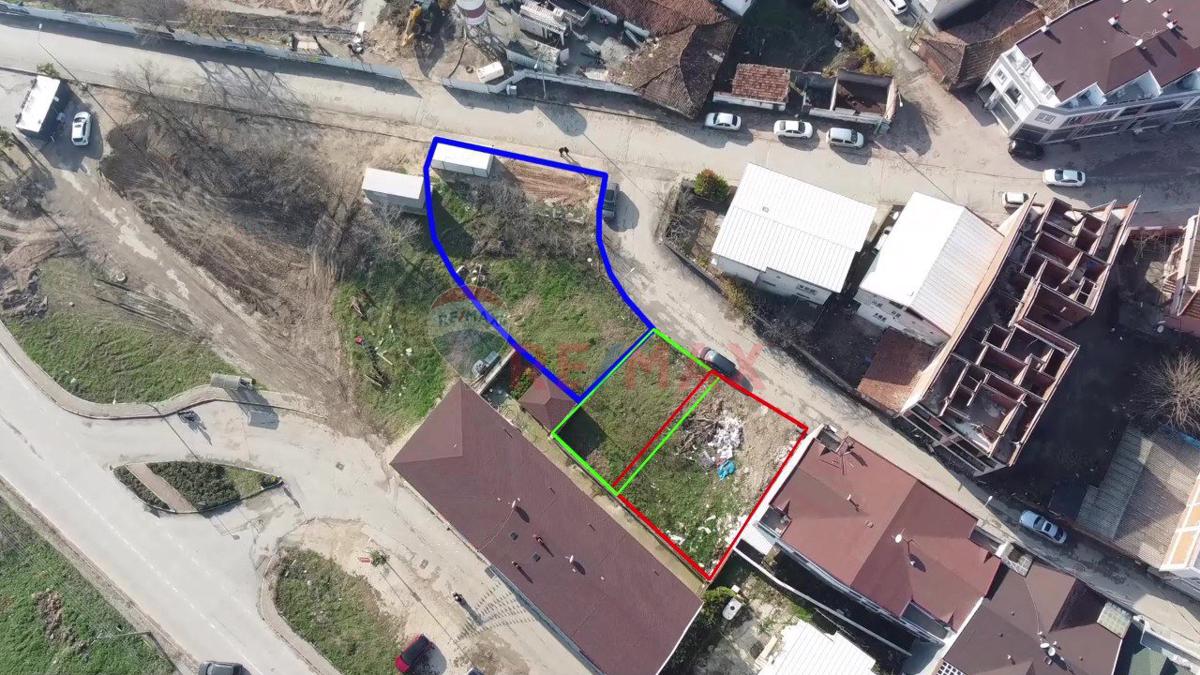 ÖZLÜCE MAHALLESİNDE SATILIK  KONUT İMARLI ARSA