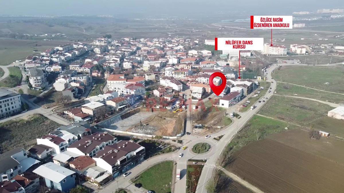 ÖZLÜCE MAHALLESİNDE SATILIK  KONUT İMARLI ARSA