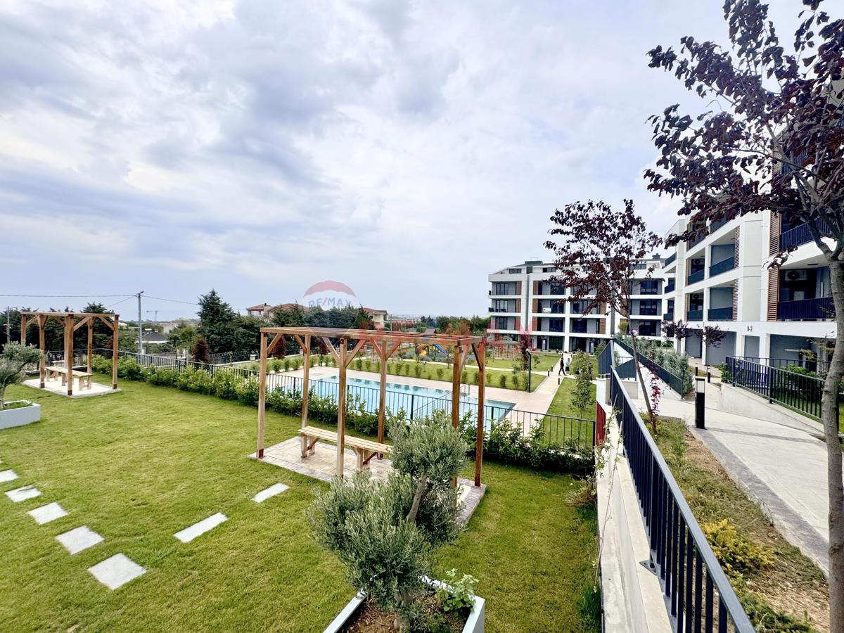 BÜYÜKÇEKMECE CELALİYE MS GARDEN HAUSE SATILIK BAHÇE KULLANIMLI 3+ 1DAİRE