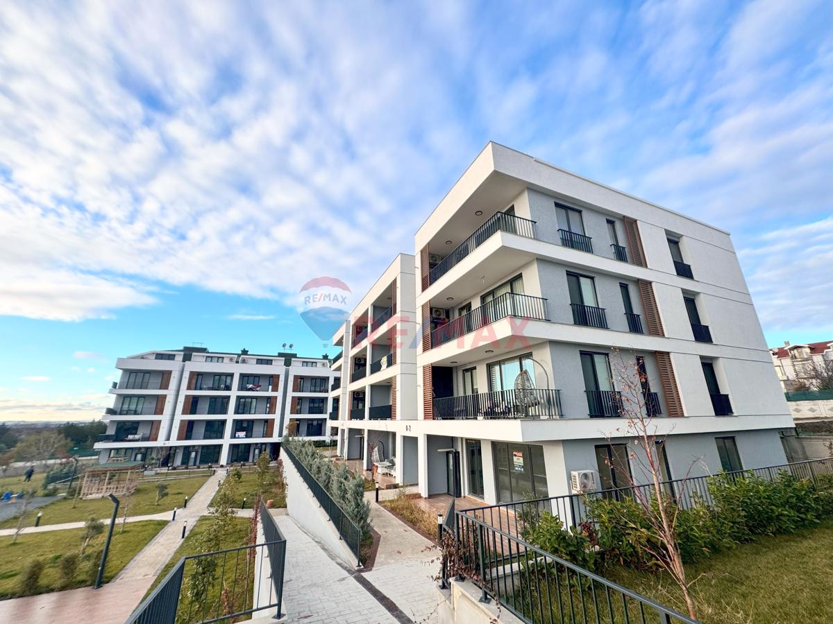 BÜYÜKÇEKMECE CELALİYE MS GARDEN HAUSE SATILIK BAHÇE KULLANIMLI 3+ 1DAİRE