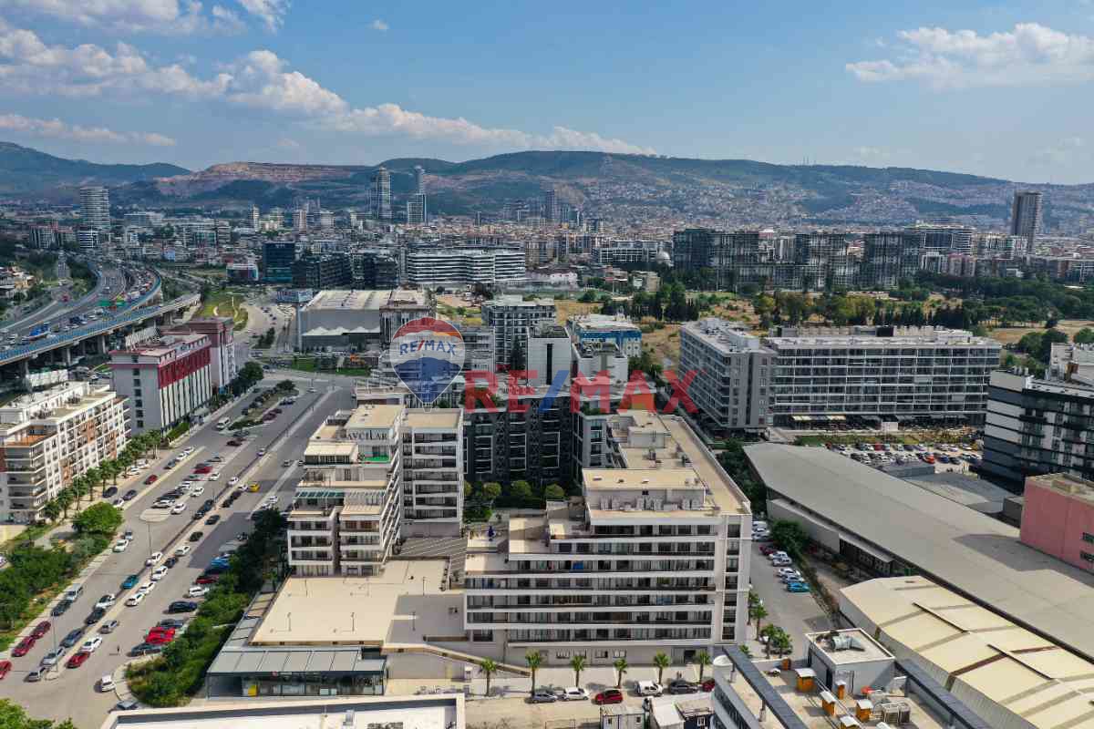 AVCILAR CADDE TERAS'TA 1+1 TERASLI SATILIK DAİRE