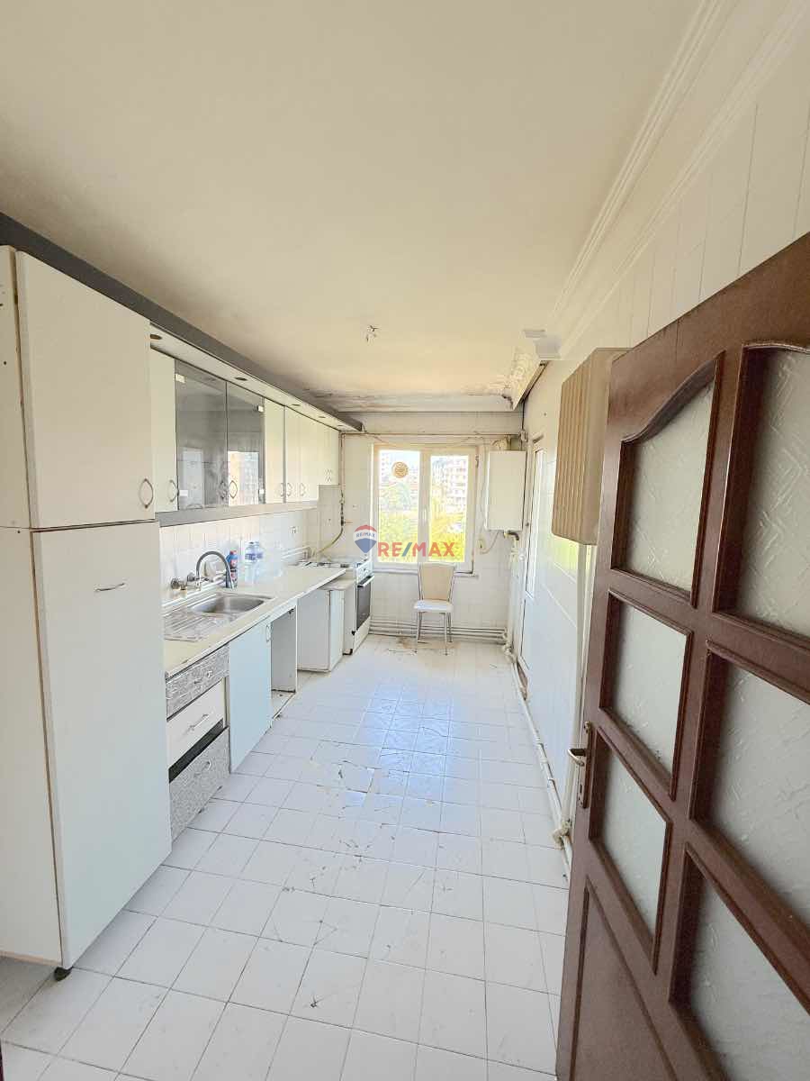 BURAK ELÇİ'DEN ÜMRANİYE ELMALIKENT SİTESİNDE 3+1 BOŞ 