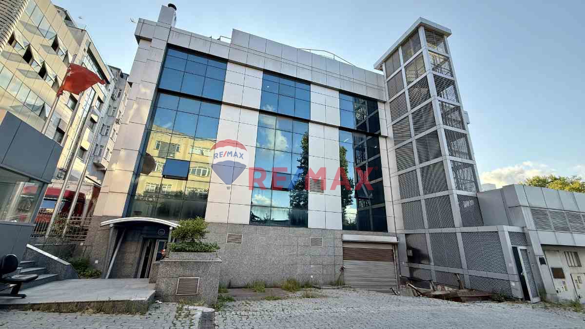 İSTANBUL SEYRANTEPE'DE İŞİNİZİN GELECEĞİ! 8.324 M² BRÜT ALANLI KİRALIK PRESTİJLİ TİCARİ BİNA