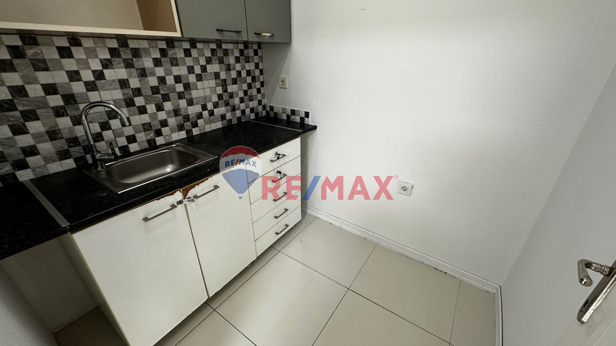 KİÇÜKBAKKALKÖYDE TÜM İŞ KOLLARINA UYGUN KİRALIK OFİS