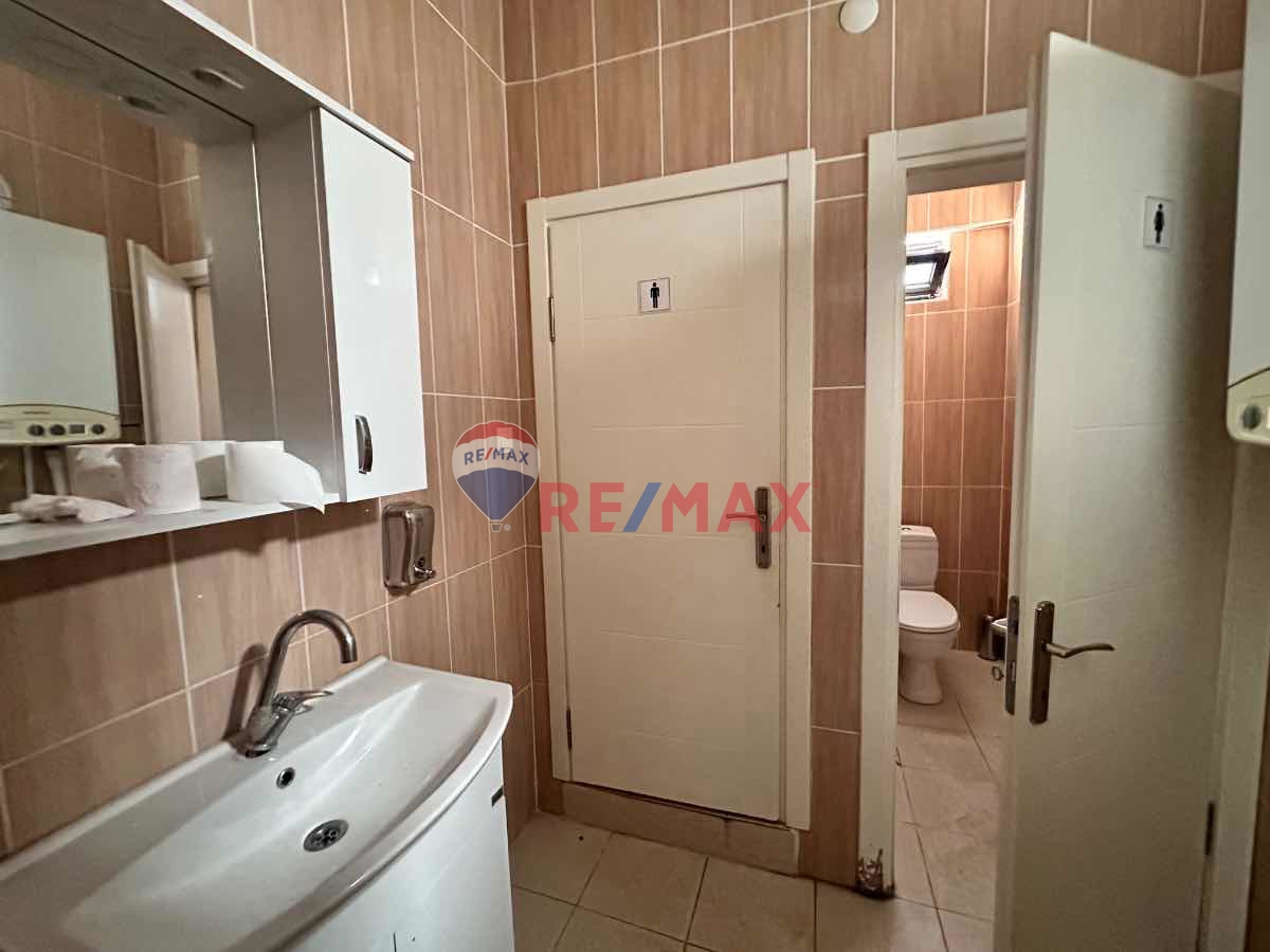 ATAŞEHİR İÇERENKÖYDE METRO-BOSTANCI SANAYİYE YAKIN KİRALIK OFİS