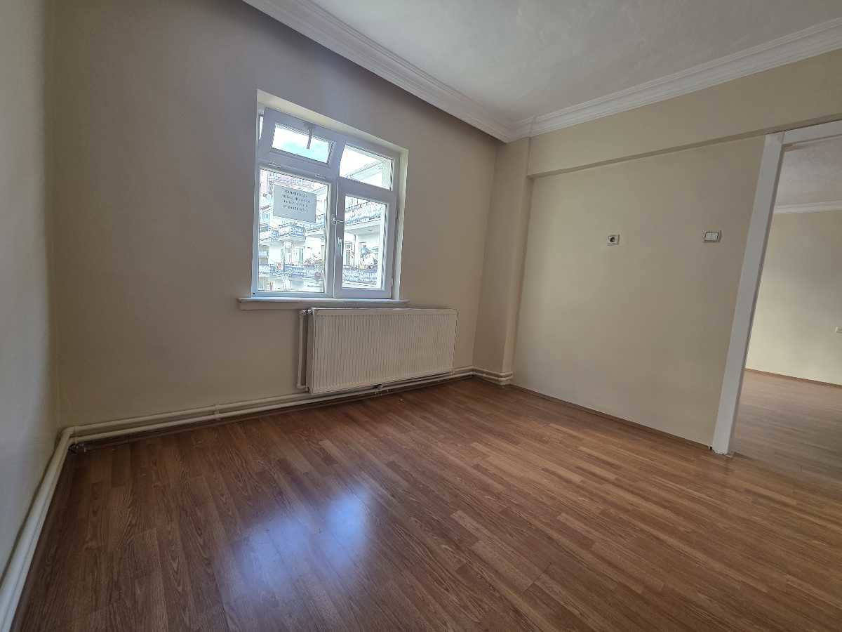 ÇİÇEKLİ MAHALLESİNDE KİRALIK 3+1 DAİRE