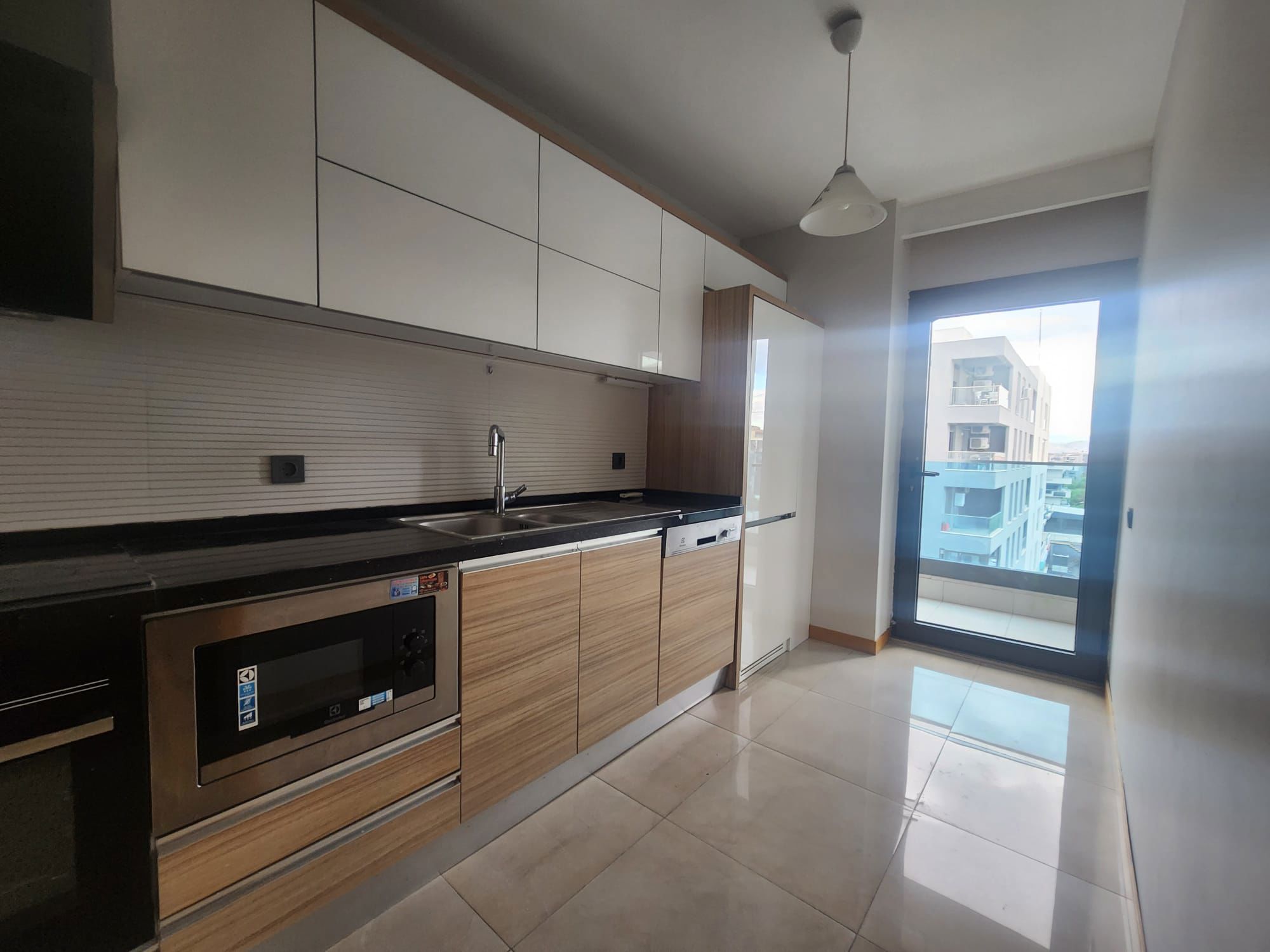 İZMİR ÇİĞLİ ATAŞEHİR MAHALLESİ KİRALIK 2+1 BOŞ DAİRE OTOPARKLI